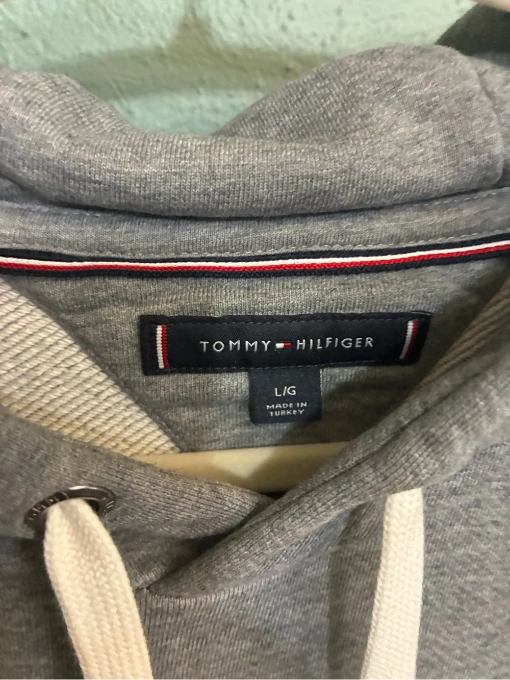 Tommy Hilfiger Mens L Grey Embroidered Hilfiger Crest Logo Pullover Hoodie